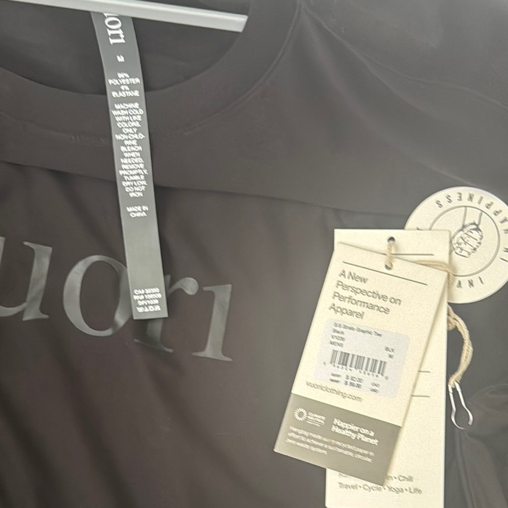 Vuori Men's Short Sleeve Strato Graphic Tee *NWT M/Black - Picture 7 of 7